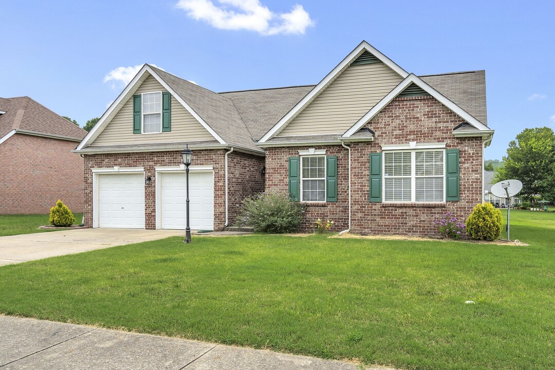 2112 Maynard Ct in Nashville, TN - Foto de edificio