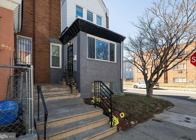 870 Marcella St in Philadelphia, PA - Building Photo - Building Photo