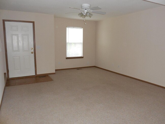 304 Baker St in Baldwin City, KS - Building Photo - Building Photo