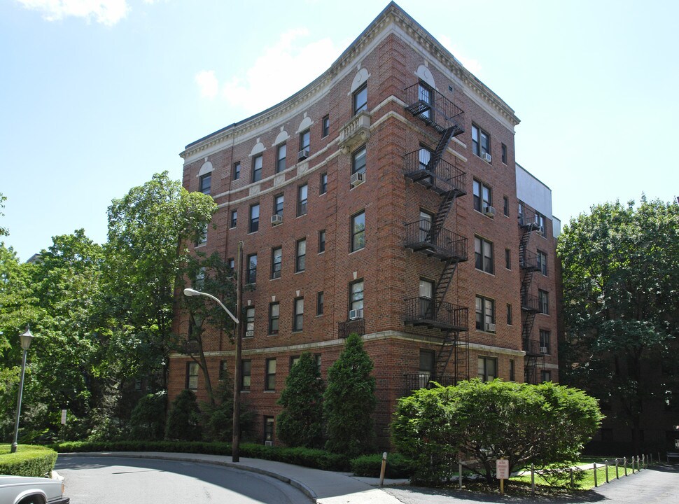 1 Broad Pkwy in White Plains, NY - Foto de edificio
