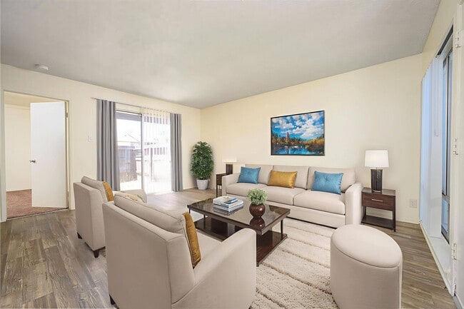 Villa Hemet in Hemet, CA - Foto de edificio - Building Photo