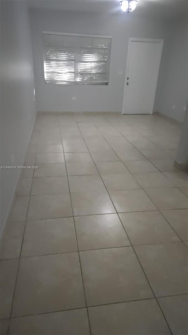 2609 SW 34th Ave in Miami, FL - Building Photo - Building Photo