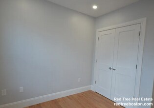 21 Shepard St, Unit 1 in Boston, MA - Building Photo - Building Photo