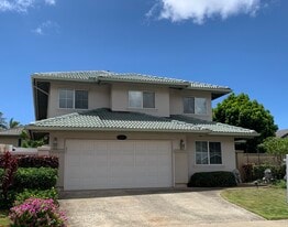 327 Ainahou St in Honolulu, HI - Building Photo