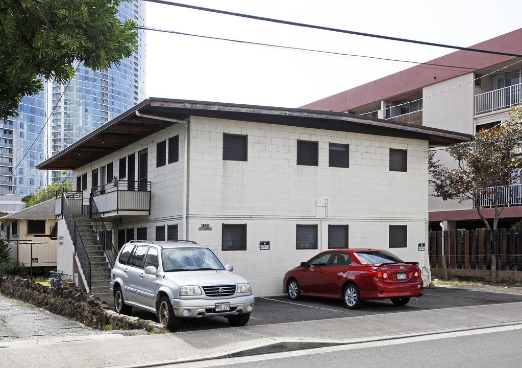 1135 Rycroft St in Honolulu, HI - Building Photo