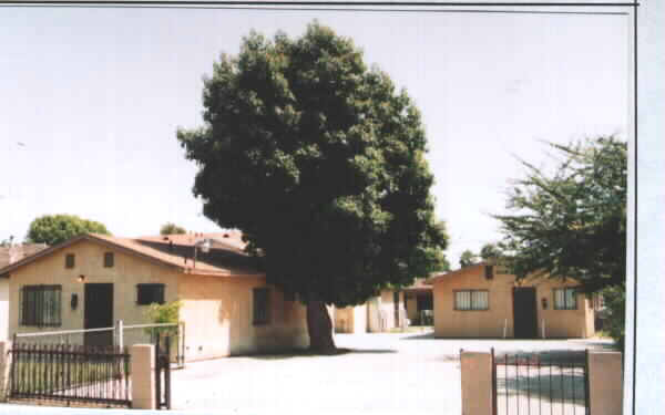 5864 Quinn St in Bell Gardens, CA - Building Photo