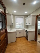 1921 W Berteau Ave in Chicago, IL - Building Photo