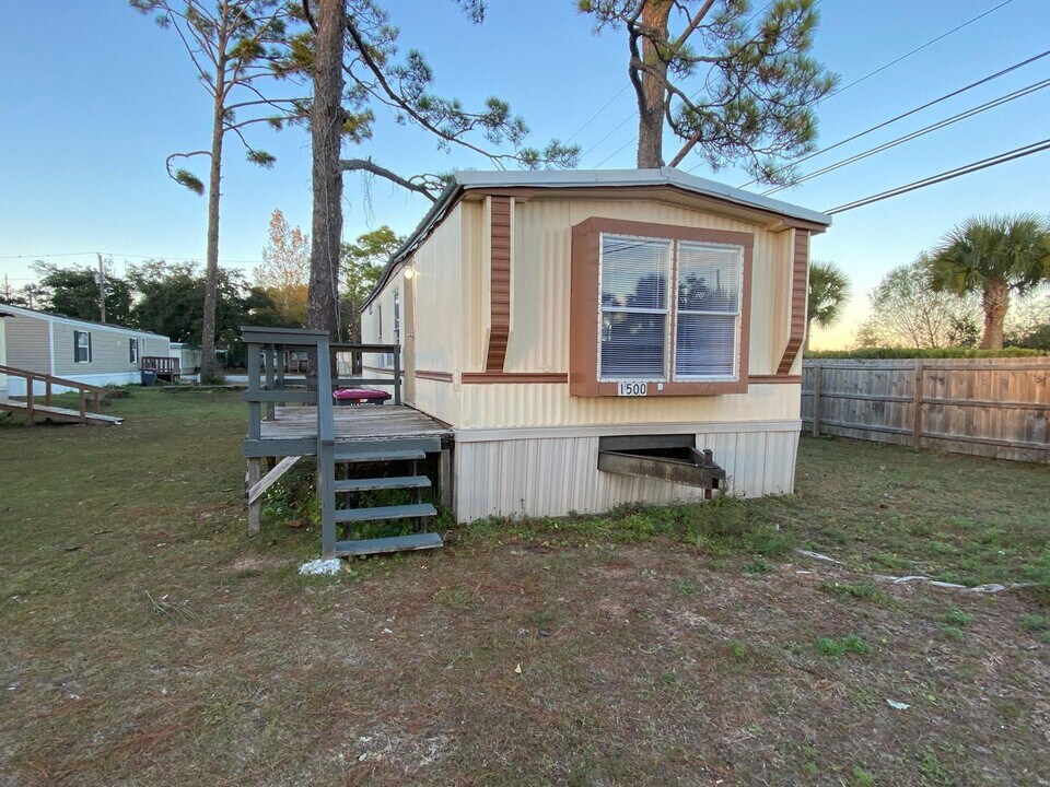 1500-1508 Lisenby Ct in Panama City, FL - Building Photo