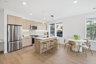 The Sylvan in the Woodlands in The Woodlands, TX - Foto de edificio - Building Photo