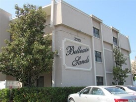 3210 Gulf Blvd in Belleair Beach, FL - Building Photo