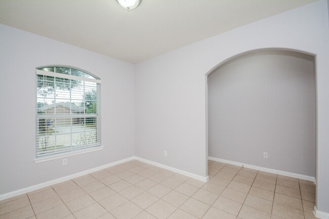 30915 W Lost Creek Blvd