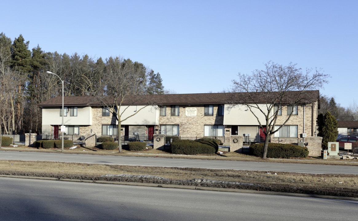 Good Hope Townhomes in Milwaukee, WI - Foto de edificio