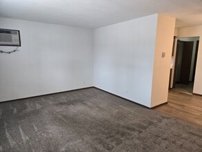 4030 Elmhurst Rd in Toledo, OH - Foto de edificio - Building Photo