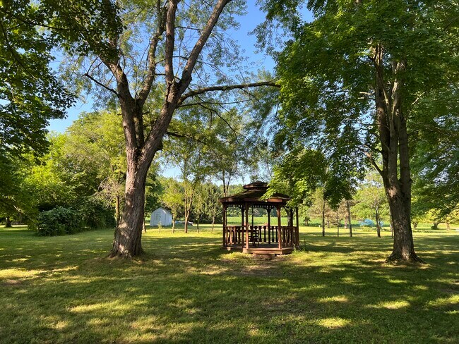 4121 Marr Rd in Pulaski, PA - Foto de edificio - Building Photo