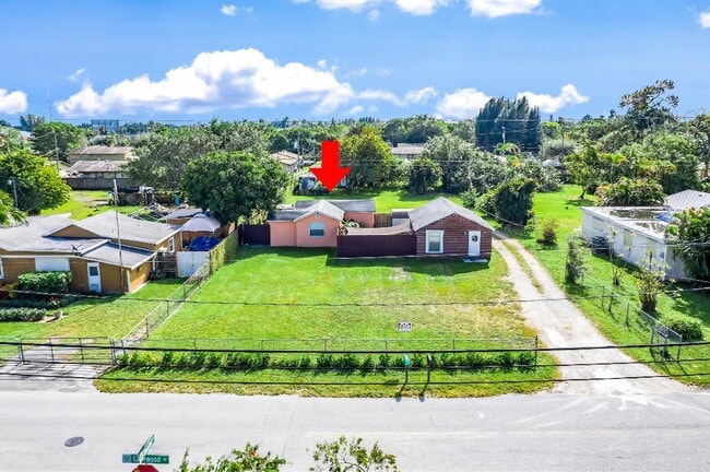 3901 Lakewood Rd in Lake Worth Beach, FL - Building Photo - Building Photo