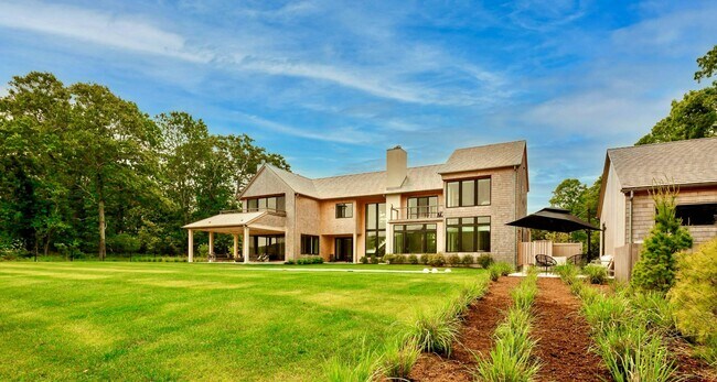 26 Green Hollow Rd in East Hampton, NY - Foto de edificio - Building Photo