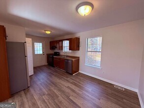 4825 Red Oak Dr in Gainesville, GA - Building Photo - Building Photo