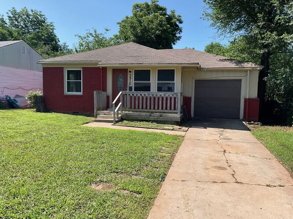 3916 Del Rd in Del City, OK - Building Photo