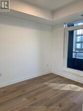 395 Square One Dr in Mississauga, ON - Building Photo - Building Photo