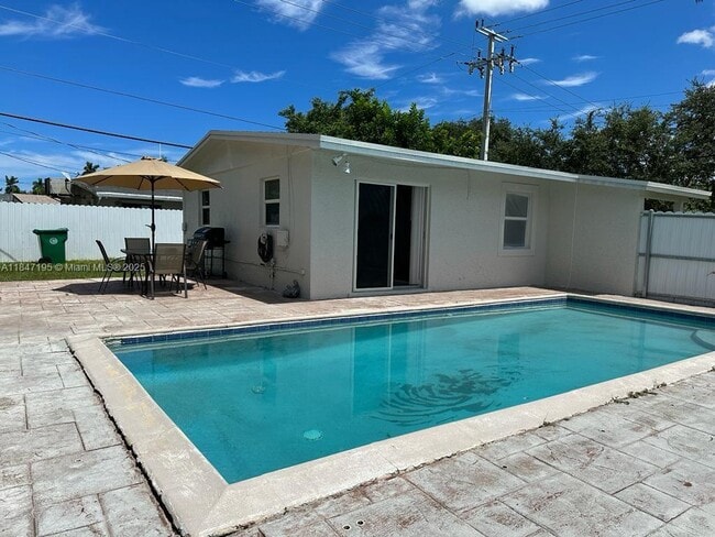 property at 5771 SW 38th Ct