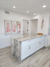 3320 Gulf of Mexico Dr in Longboat Key, FL - Building Photo - Building Photo