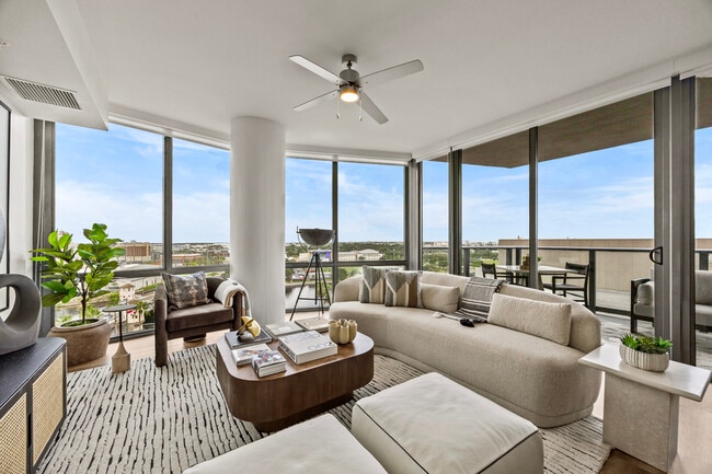 AER APARTMENTS in Tampa, FL - Building Photo - Building Photo