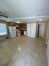 3028 Avenue M in Galveston, TX - Foto de edificio - Building Photo