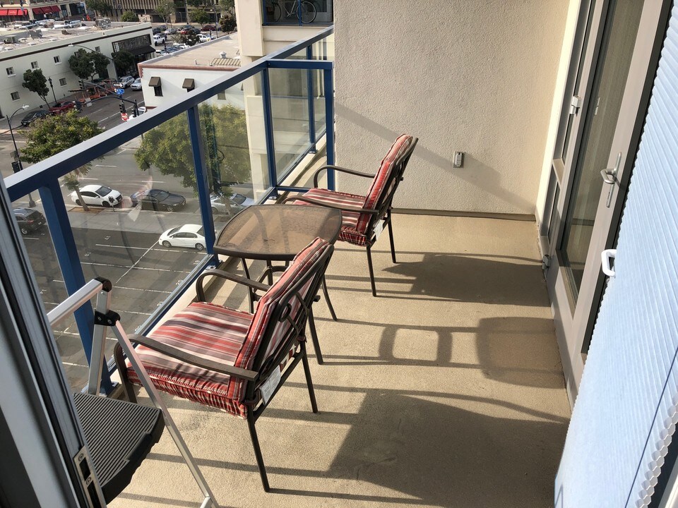 875 G St-Unit -N/A in San Diego, CA - Building Photo