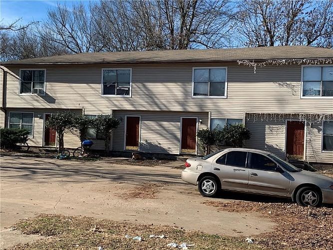 525 N Betty Jo Dr, Unit 525 in Fayetteville, AR - Building Photo