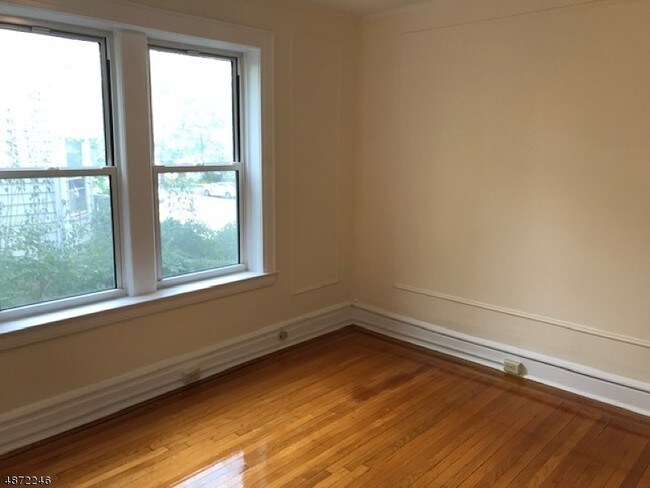22 St Lukes Pl-Unit -45 in Montclair, NJ - Building Photo - Building Photo
