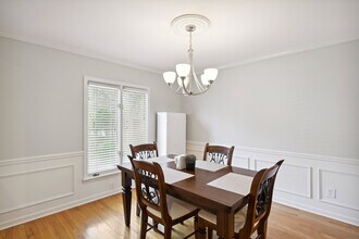 11 Ivy Sq NE in Atlanta, GA - Building Photo - Building Photo