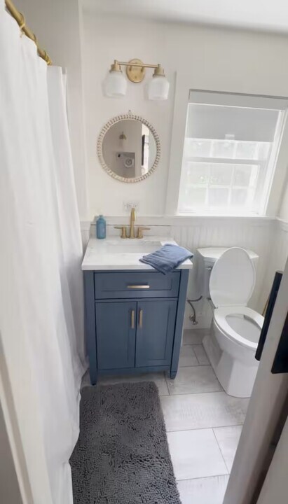 4 Charles St in Sandwich, MA - Building Photo