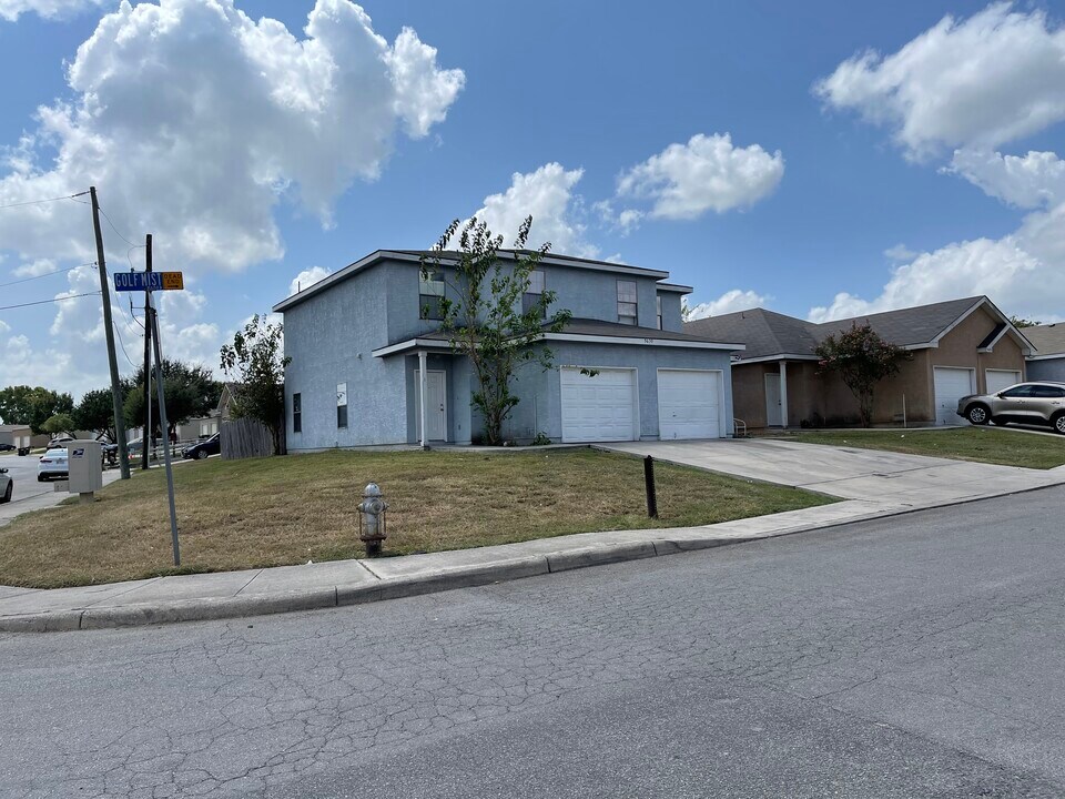 5630 Golf Mist in San Antonio, TX - Building Photo