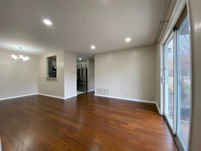 94 Quince Ct in Trenton, NJ - Foto de edificio - Building Photo