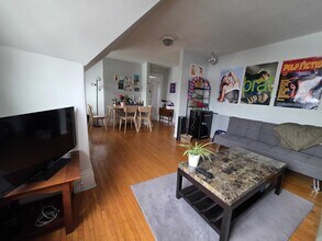 104 Wellington St in Kingston, ON - Building Photo - Building Photo