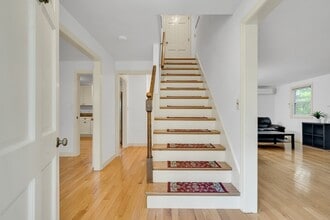 32 Dewey Rd in Lexington, MA - Building Photo - Building Photo