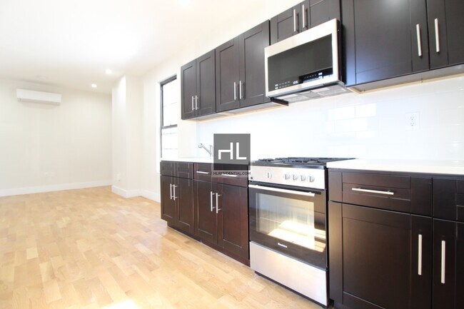 118 Kingsland Ave-Unit -1 in Brooklyn, NY - Building Photo - Building Photo