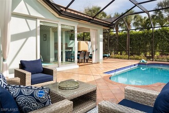 982 Tivoli Ct in Naples, FL - Building Photo - Building Photo