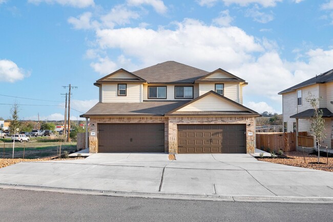 107 Highland Vw in New Braunfels, TX - Building Photo - Building Photo