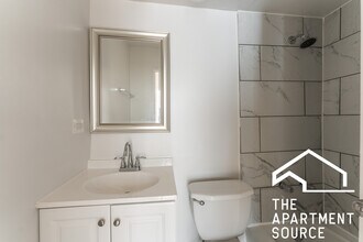 6830 N Sheridan Rd in Chicago, IL - Foto de edificio - Building Photo