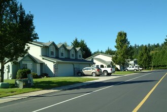 Townhomes at Mountain View in Puyallup, WA - Building Photo - Building Photo