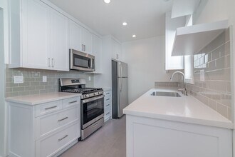 612 Huntley Dr in West Hollywood, CA - Building Photo - Building Photo