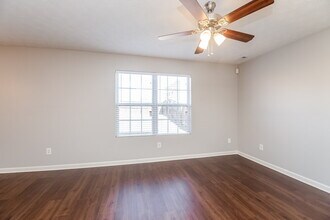 5295 Tussahaw Crossing in Mcdonough, GA - Foto de edificio - Building Photo