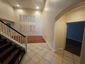 1102 Stillwater Rd in Corona, CA - Foto de edificio - Building Photo