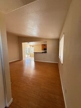 5327 Hillsdale Blvd in Sacramento, CA - Foto de edificio - Building Photo