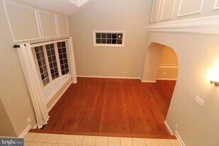 12990 Pintail Rd in Woodbridge, VA - Building Photo