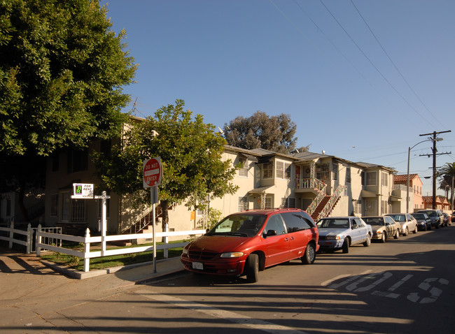 800 Cherry Ave in Long Beach, CA - Building Photo - Building Photo