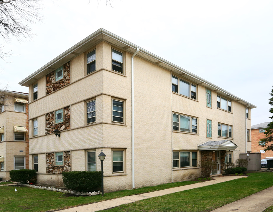 8417 W Bryn Mawr Ave in Chicago, IL - Building Photo