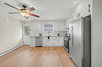 60 Park Ave in Harrison, NY - Building Photo - Building Photo