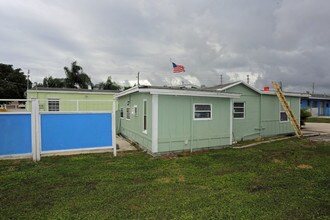 2727-2735 Richard Rd in West Palm Beach, FL - Building Photo - Building Photo